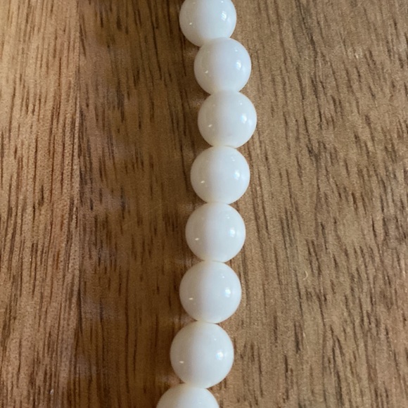 Necklace Beaded. White and Blue - Picture 4 of 4